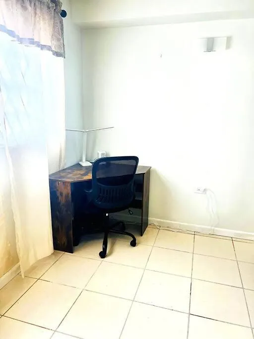 Apartment Blue Laventura Condo Near Hwt Kingston